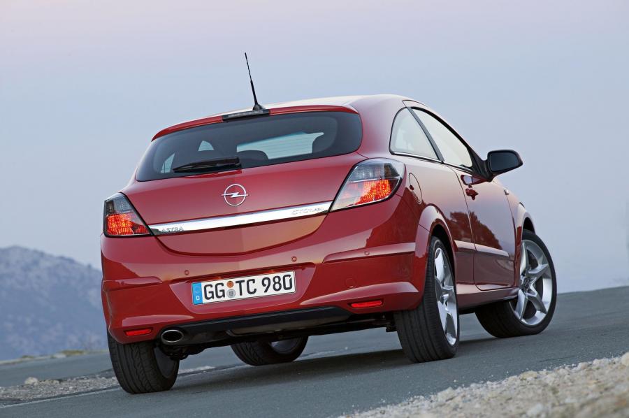  Opel Astra GTC 2005 года  (фото 39 из 212)